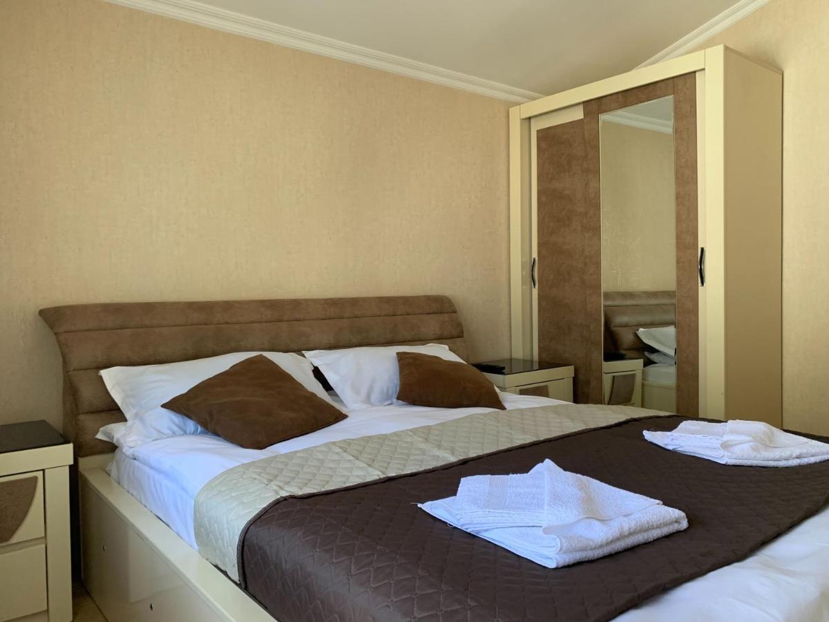 Villa Astoria 巴库里阿尼 外观 照片